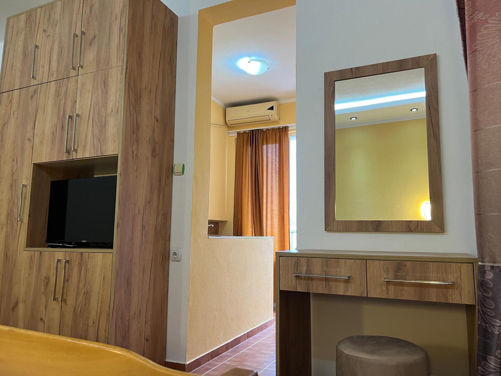Apartments Fat E Jet - Pool & Breakfast Ulcinj Eksteriør billede